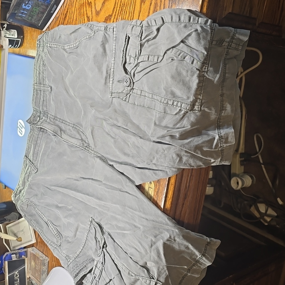 DKNY cargo shorts military olive color size 34